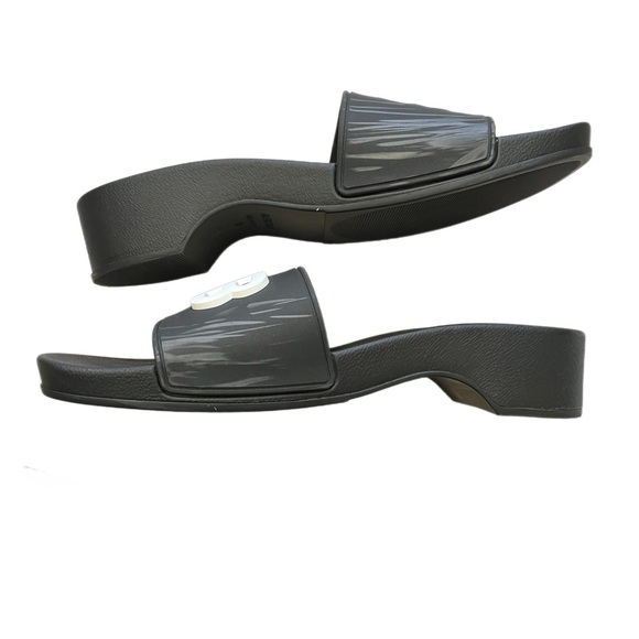 Balenciaga - Picture 3 of 4